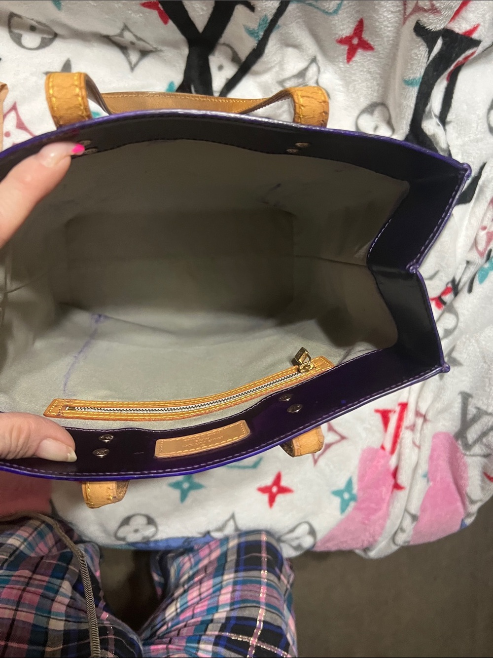 Louis Vuitton Purple Monogram Vernis Tote with Tan Handles - Picture 6 of 10
